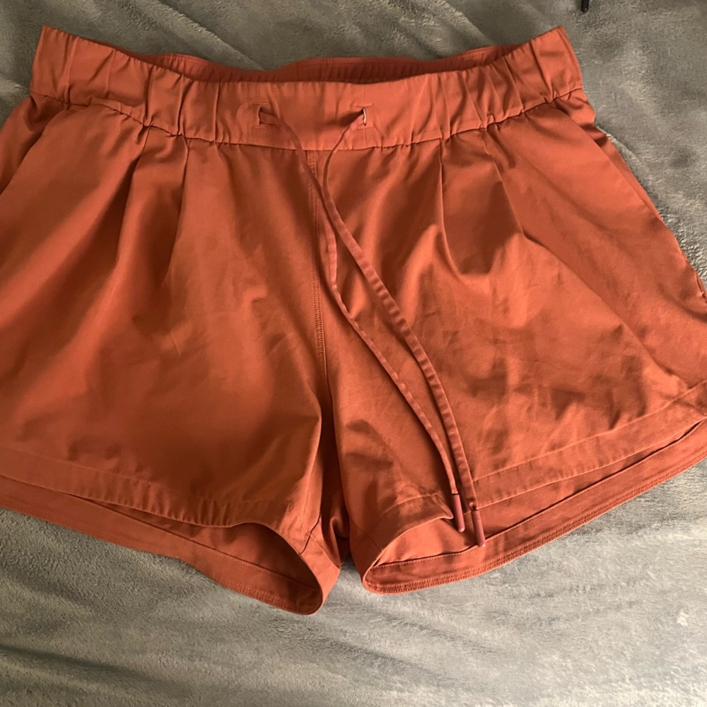 Lululemon Stroll at Sundown shorts